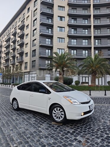 Toyota Prius-8