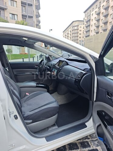 Toyota Prius-13