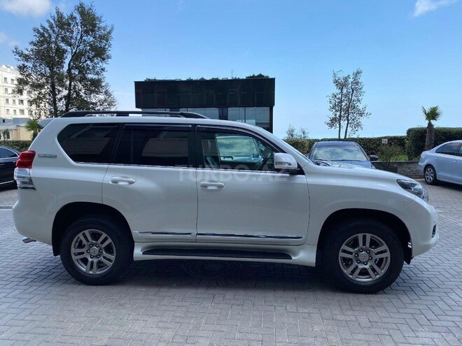 Toyota Land Cruiser Prado-5
