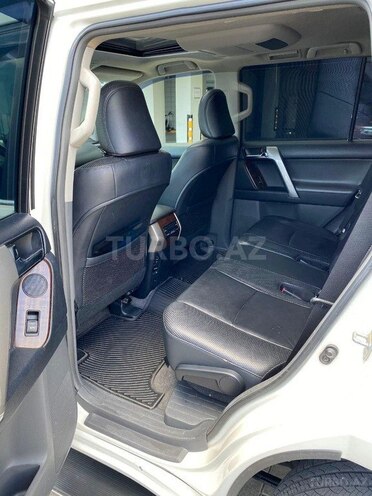 Toyota Land Cruiser Prado-16