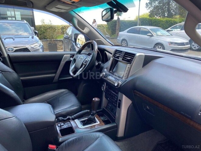 Toyota Land Cruiser Prado-14