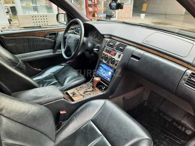 Mercedes E 280 1999, 350,000 km - 2.8 l - Bakı