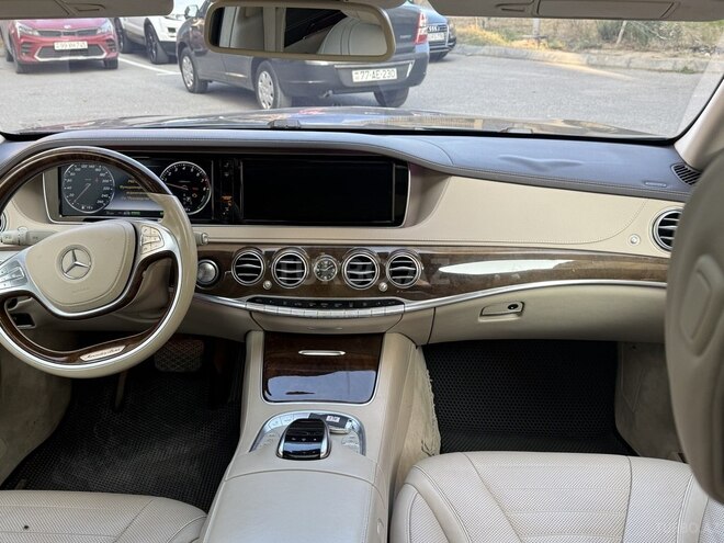 Mercedes  2016, 131,300 km - 3.0 l - Bakı