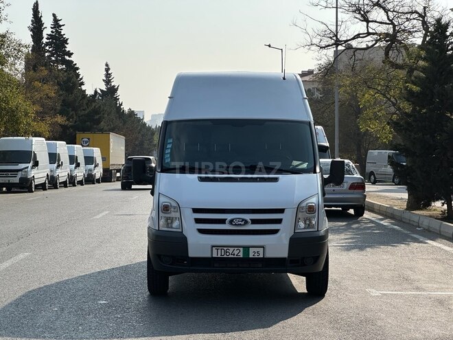 Ford Transit-3