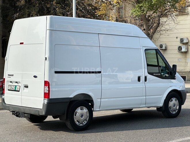 Ford Transit-5