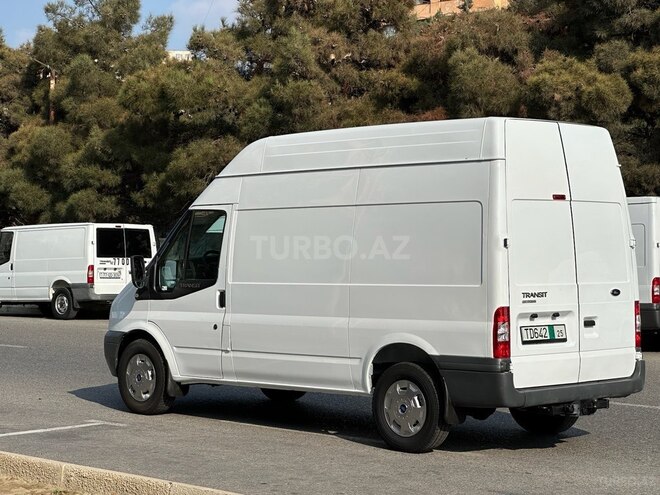 Ford Transit-4