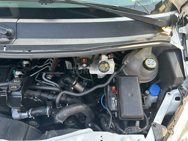 Ford Transit-11