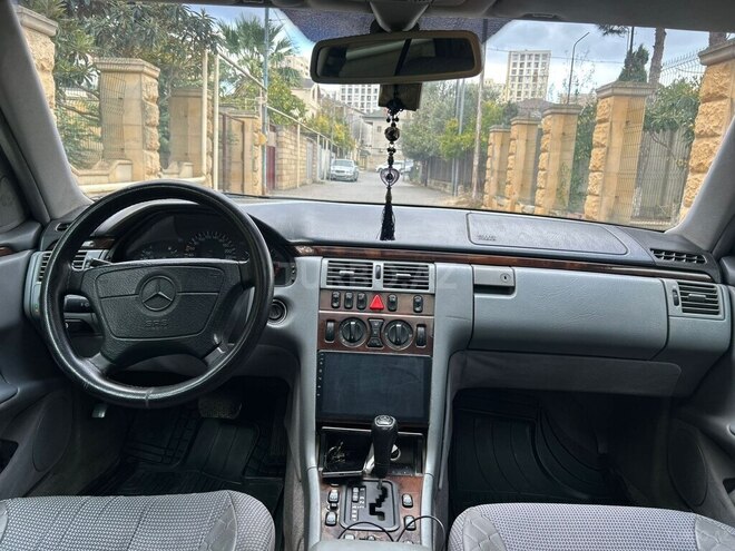 Mercedes E 300 1997, 422,000 km - 3.0 l - Bakı