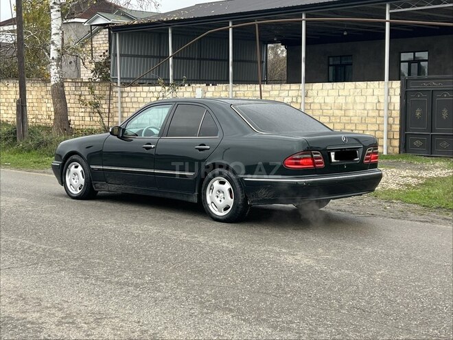 Mercedes E 240 2000, 380,000 km - 2.4 l - Xudat
