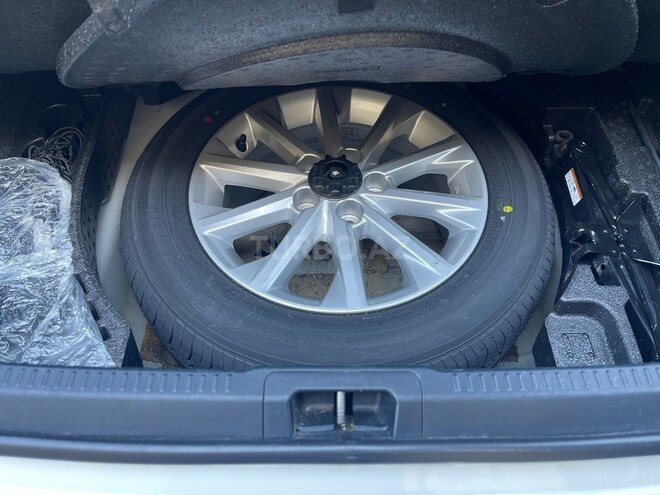 Toyota Camry-11