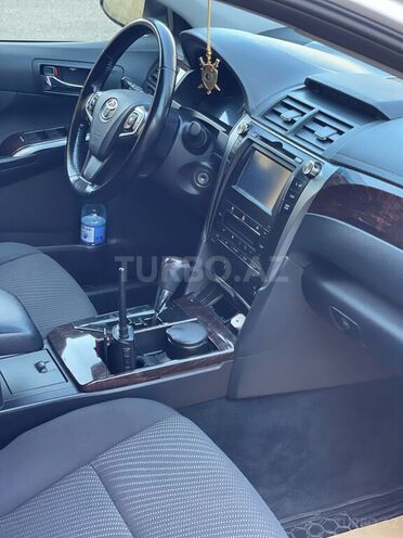 Toyota Camry-9