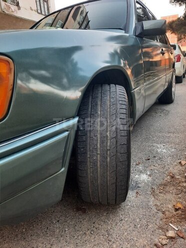 Mercedes E 250 1993, 942,000 km - 2.5 l - Bakı