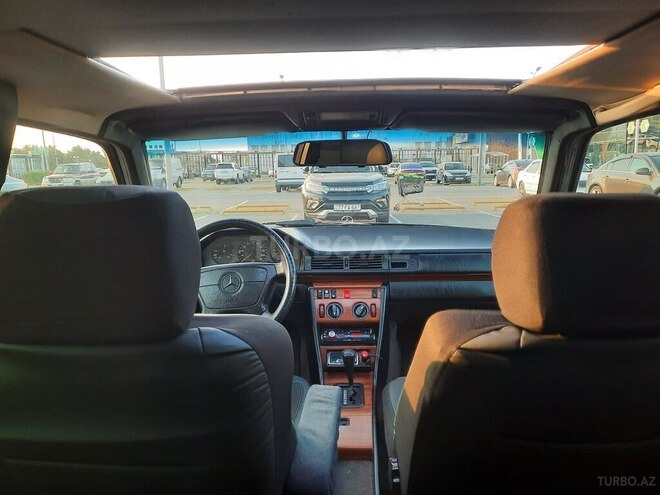 Mercedes E 250 1993, 942,000 km - 2.5 l - Bakı