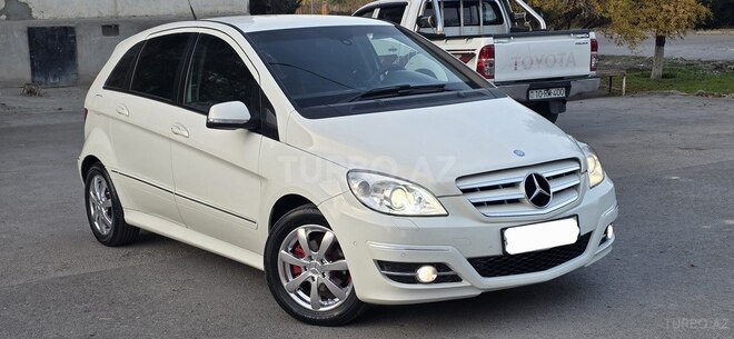Mercedes B 180 2010, 192,000 km - 1.7 l - Sumqayıt