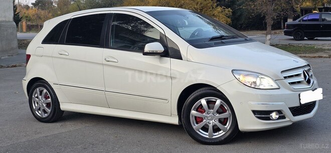 Mercedes B 180 2010, 192,000 km - 1.7 l - Sumqayıt