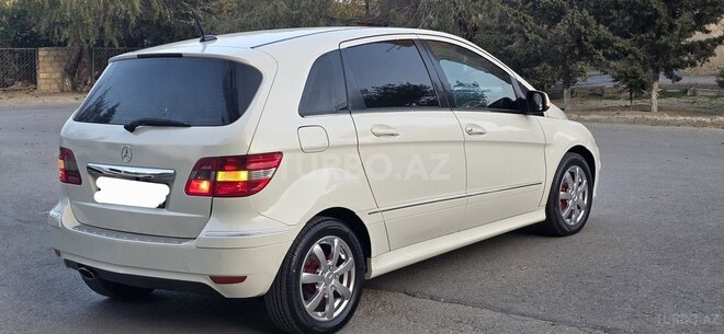 Mercedes B 180 2010, 192,000 km - 1.7 l - Sumqayıt