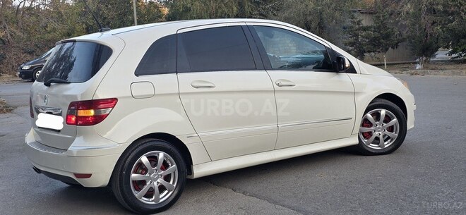 Mercedes B 180 2010, 192,000 km - 1.7 l - Sumqayıt