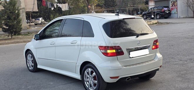 Mercedes B 180 2010, 192,000 km - 1.7 l - Sumqayıt