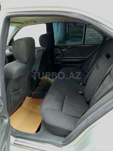 Mercedes E 240 1999, 309,000 km - 2.4 l - Masallı