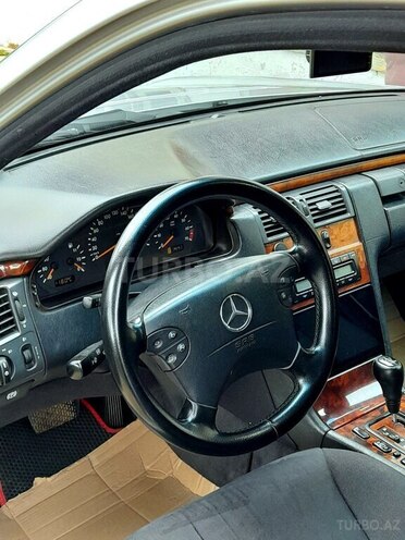 Mercedes E 240 1999, 309,000 km - 2.4 l - Masallı
