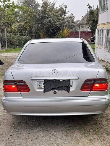 Mercedes E 240 1999, 309,000 km - 2.4 l - Masallı