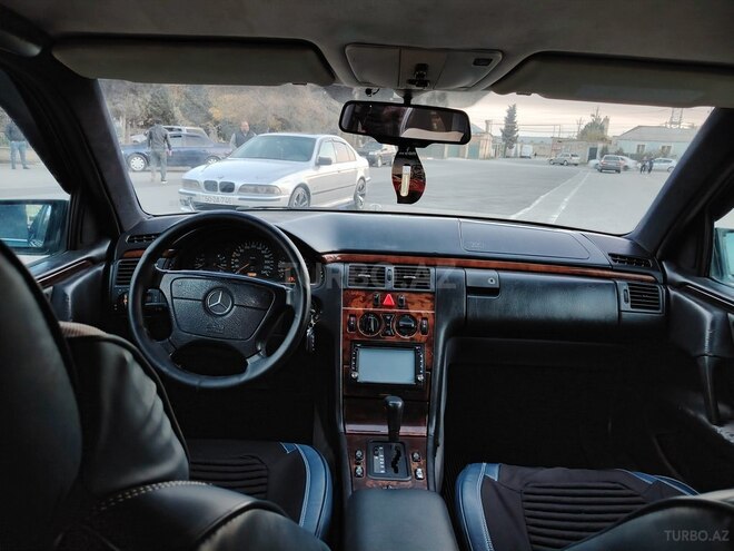 Mercedes E 230 1995, 450,000 km - 2.3 l - Sumqayıt
