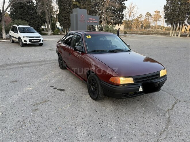 Opel Astra 1994, 329,000 km - 1.6 l - Bakı