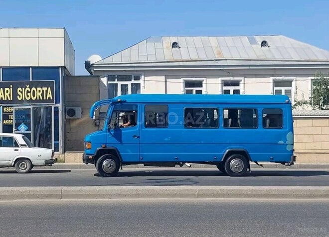 Mercedes 609 D 1992, 364,000 km - 4.0 l - Quba