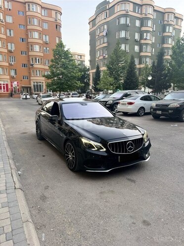 Mercedes E 220-1