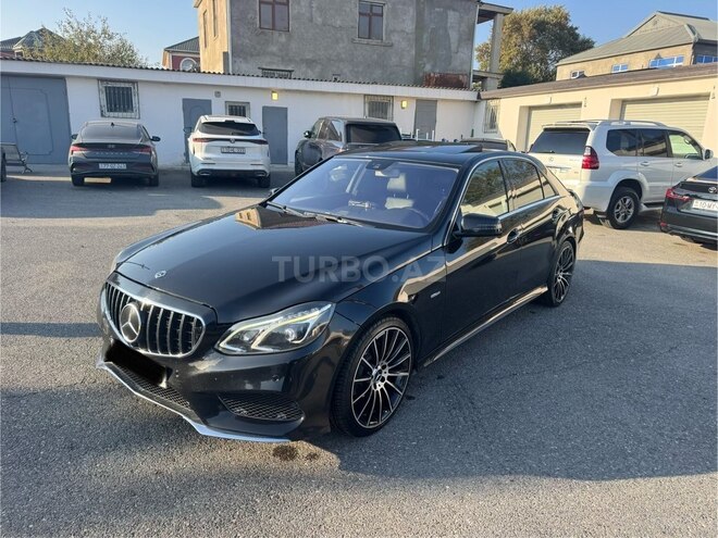 Mercedes E 220-21