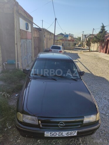 Opel Astra 1993, 180,000 km - 1.4 л - Bakı