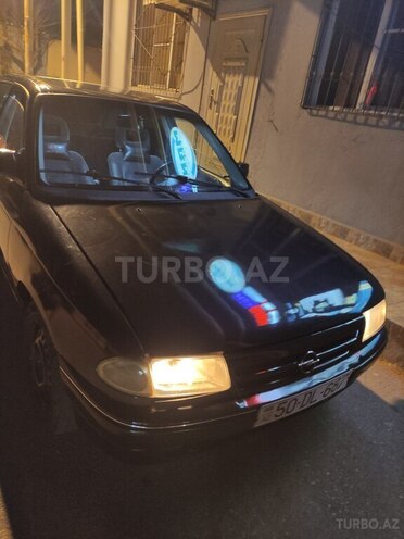 Opel Astra 1993, 180,000 km - 1.4 л - Bakı