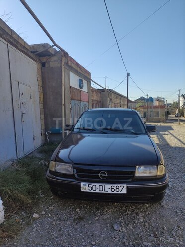 Opel Astra 1993, 180,000 km - 1.4 л - Bakı
