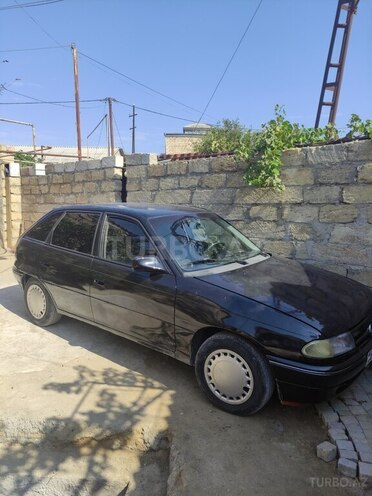 Opel Astra 1993, 180,000 km - 1.4 л - Bakı