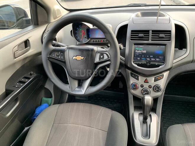 Chevrolet Aveo-8