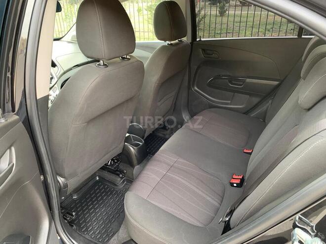 Chevrolet Aveo-11