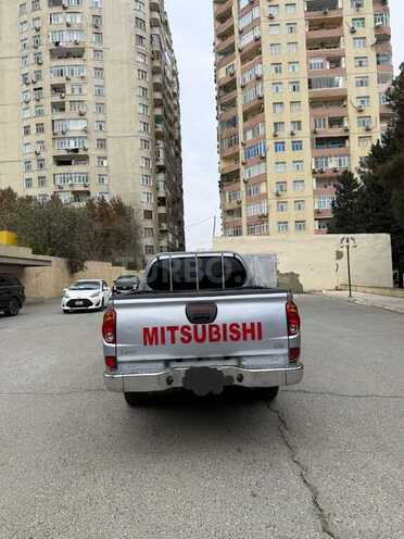 Mitsubishi L200 2014, 208,000 km - 2.5 l - Bakı