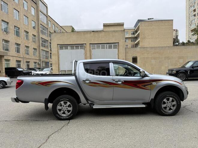 Mitsubishi L200 2014, 208,000 km - 2.5 l - Bakı