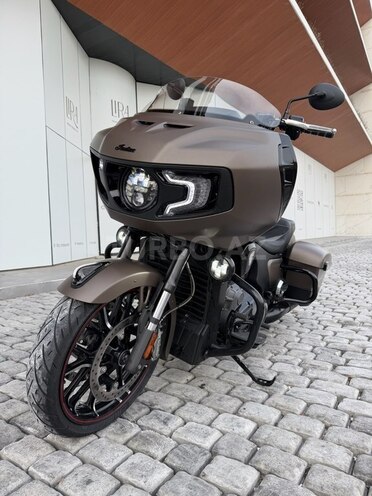 Indian Motorcycle Challenger-1