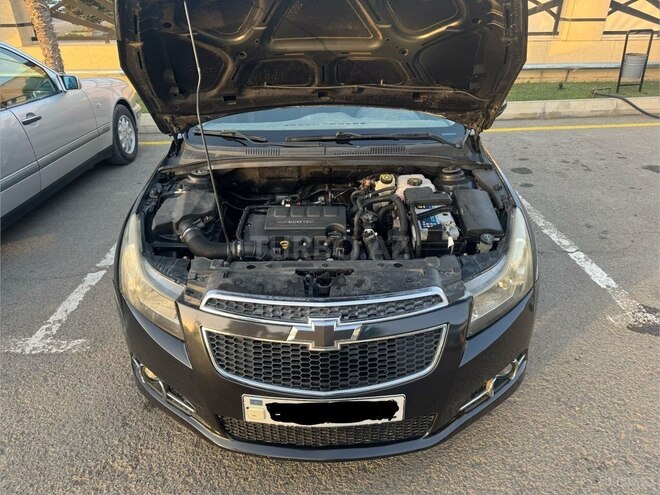 Chevrolet Cruze 2011, 215,000 km - 1.4 l - Salyan