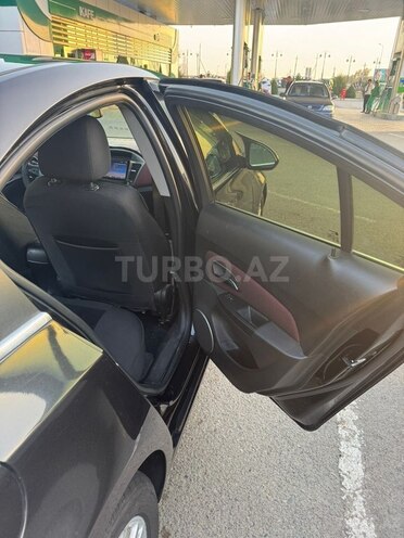 Chevrolet Cruze 2011, 215,000 km - 1.4 l - Salyan