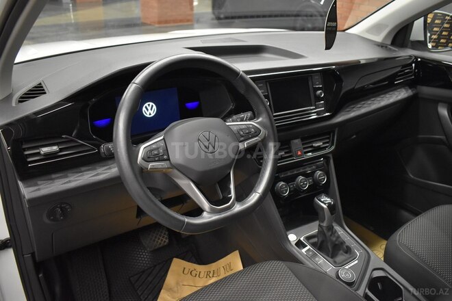 Volkswagen Taos-10