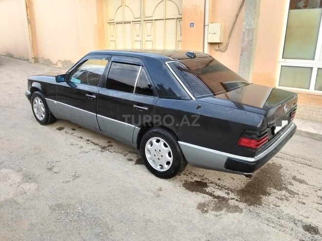 Mercedes E 200 1990, 300,000 km - 2.0 l - Bakı