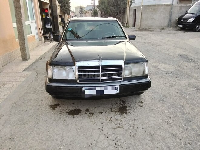 Mercedes E 200 1990, 300,000 km - 2.0 l - Bakı