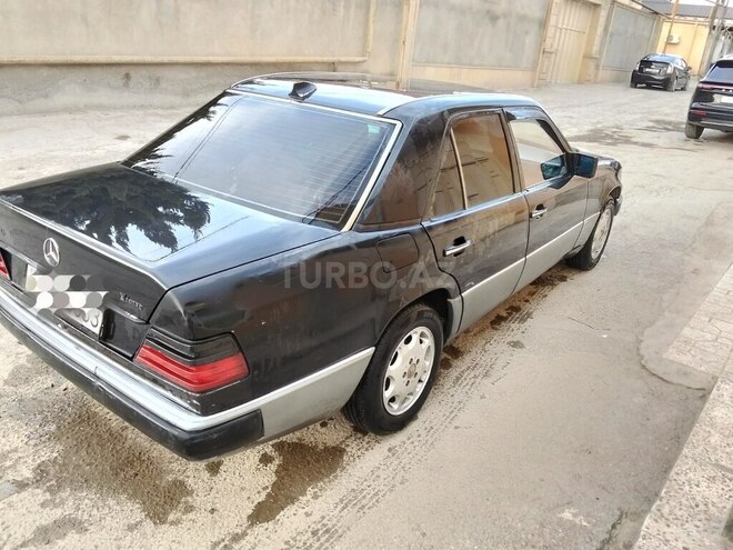 Mercedes E 200 1990, 300,000 km - 2.0 l - Bakı