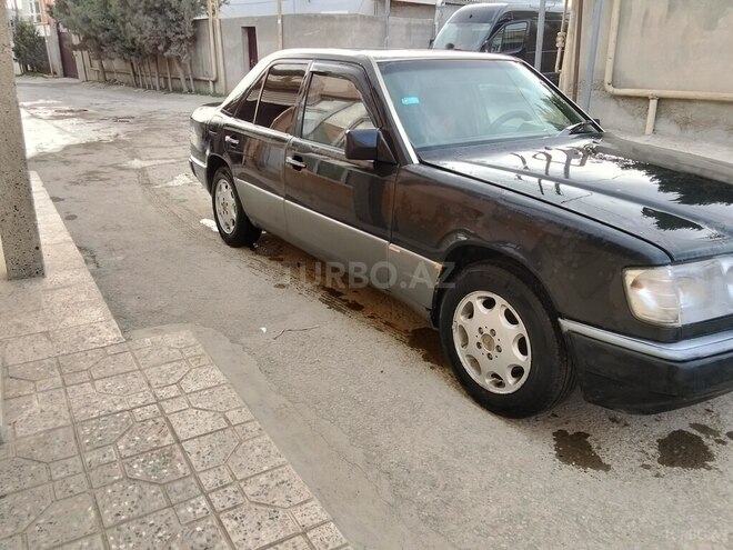 Mercedes E 200 1990, 300,000 km - 2.0 l - Bakı