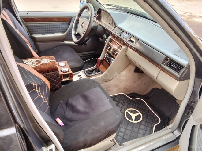 Mercedes E 200 1990, 300,000 km - 2.0 l - Bakı
