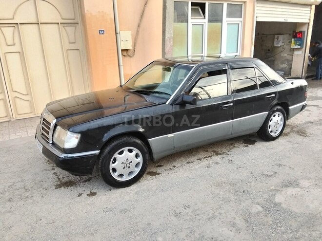 Mercedes E 200 1990, 300,000 km - 2.0 l - Bakı