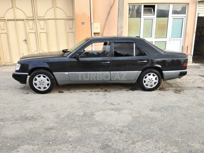 Mercedes E 200 1990, 300,000 km - 2.0 l - Bakı