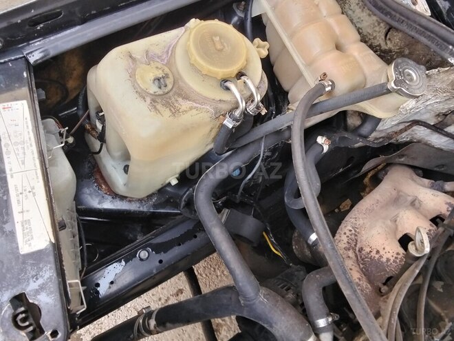 Mercedes E 200 1990, 300,000 km - 2.0 l - Bakı